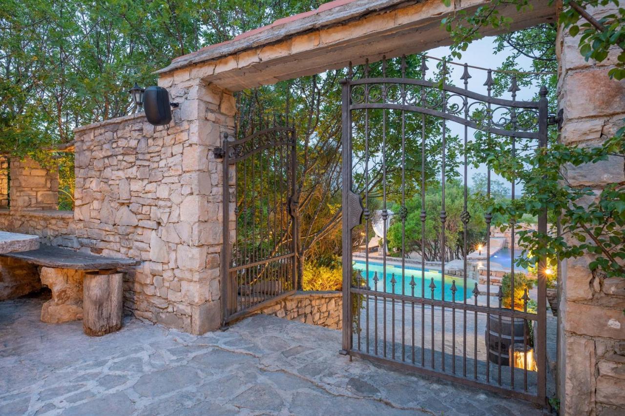 Nono Ban Hotel & Villa Gornji Humac Dış mekan fotoğraf